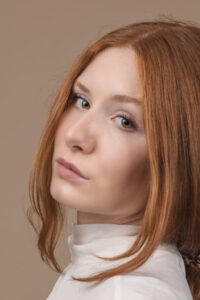 close up aufnahme einer frau im fotostudio